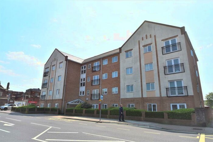 2 Bedroom Flat To Rent In Cosham, Portsmouth, PO6
