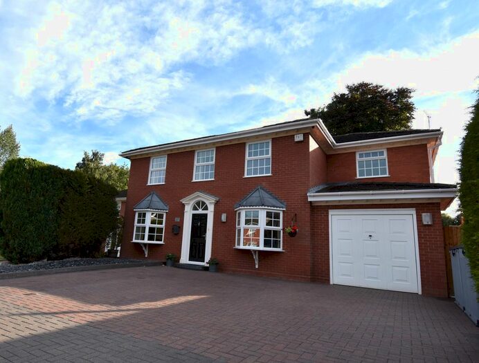4 Bedroom Detached House For Sale In Heath House Drive, Wombourne, Staffordshire, WV5