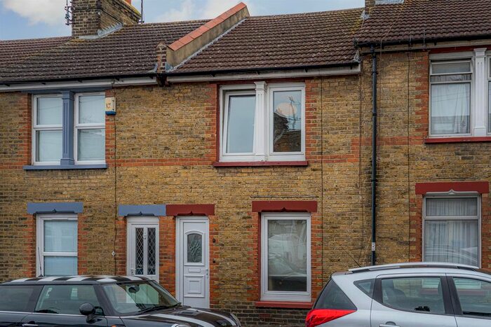 3 Bedroom Property To Rent In Kingsnorth Road, Faversham ME13