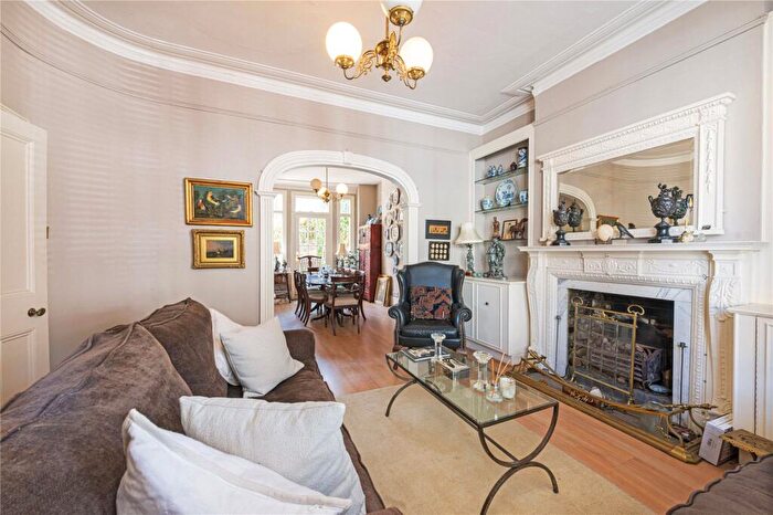 4 Bedroom Terraced House For Sale In Sugden Road, London, SW11