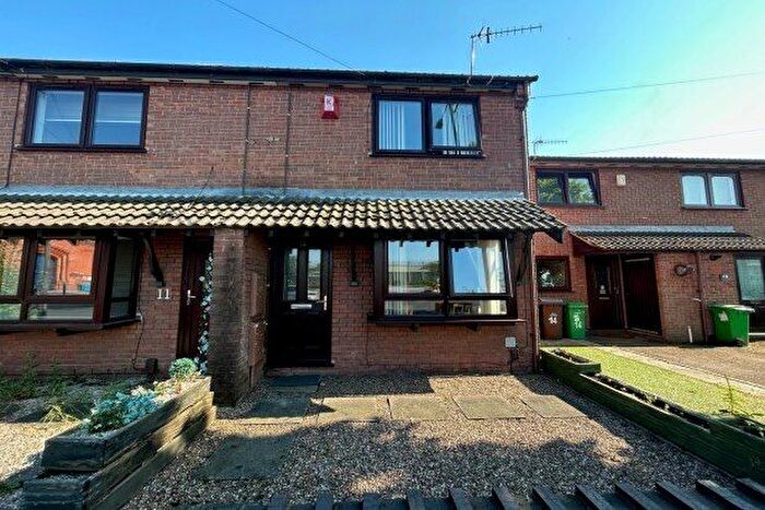 2 Bedroom Semi-Detached House To Rent In Crest View, Nottingham, NG5