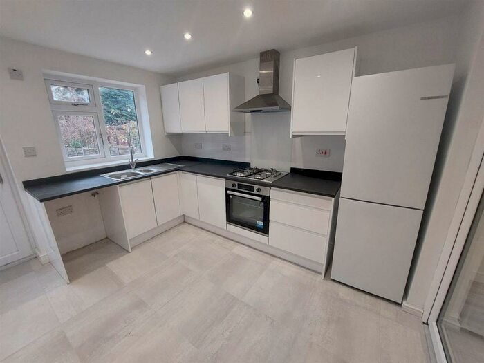 3 Bedroom Semi-Detached House To Rent In Dudley Park Road, Acocks Green, Birmingham, B27