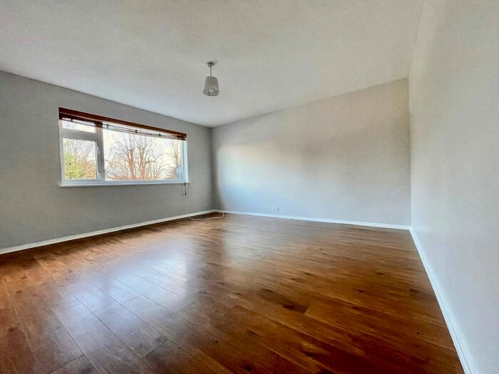 1 Bedroom Flat To Rent In Thurlestone Parade, High Street, Shepperton, TW17