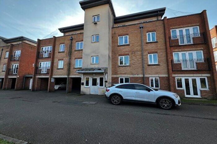 2 Bedroom Flat To Rent In Capstan Drive, Rainham, RM13