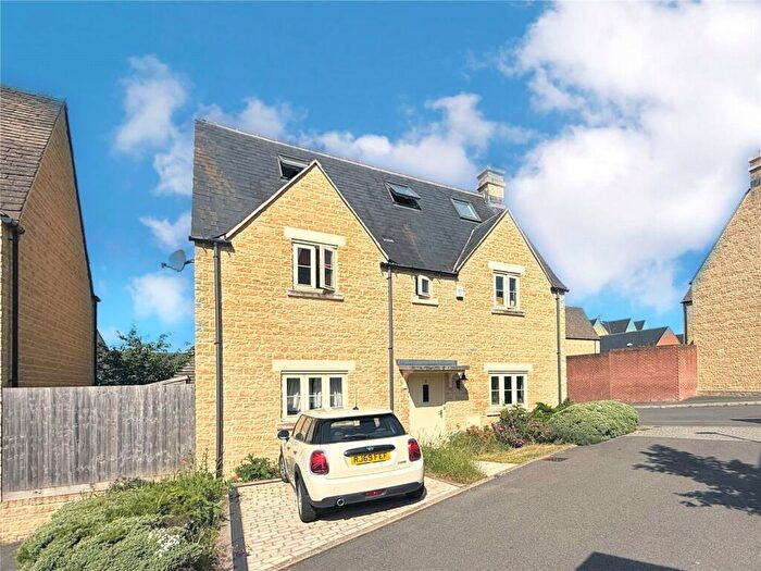 5 Bedroom Detached House To Rent In Griffiths Close, Cirencester, GL7