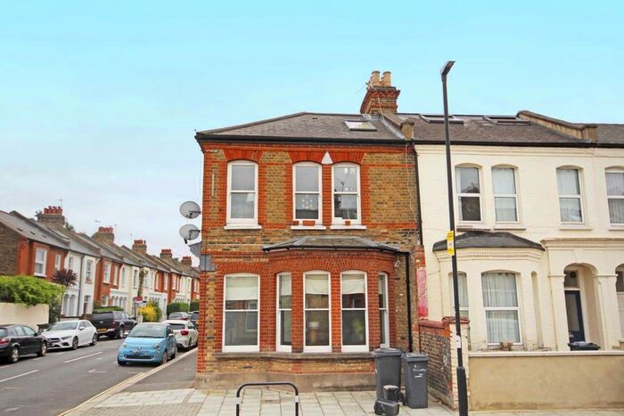 1 Bedroom Flat To Rent In Thornbury Road, London, SW2