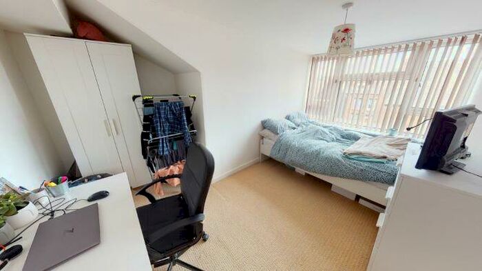 2 Bedroom End Of Terrace House To Rent In Kelsall Place, Hyde Park, Leeds, LS6