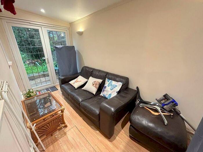 3 Bedroom Flat To Rent In Gladstone Place, Brighton, BN2