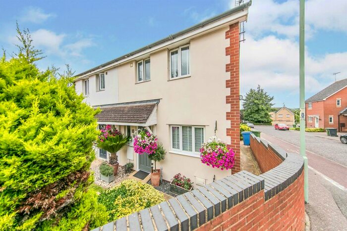 3 Bedroom Semi-Detached House For Sale In Springtail Road, Pinewood, Ipswich IP8