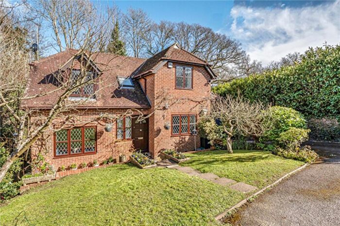4 Bedroom Detached House For Sale In High Street, Rowledge, Farnham, Surrey, GU10
