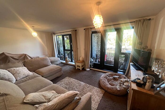 1 Bedroom Flat To Rent In Shearwater Court, DA9