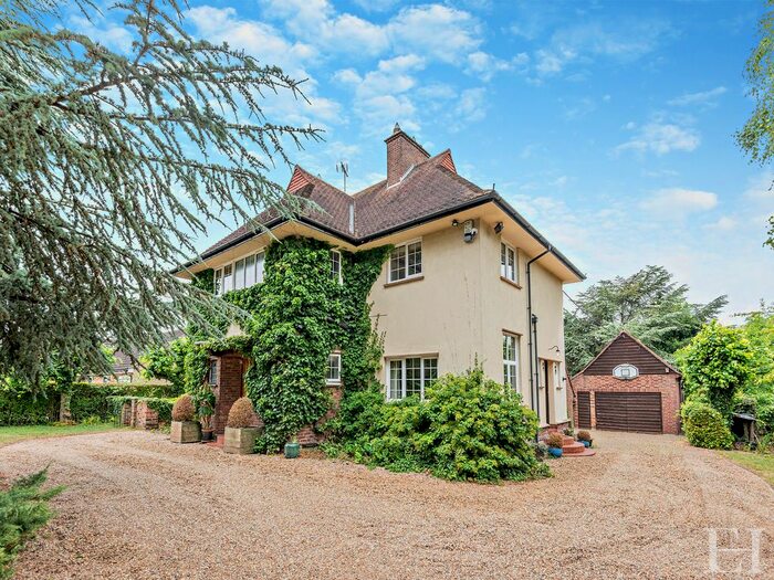 5 Bedroom Detached House For Sale In Snailwell Road, Newmarket, CB8