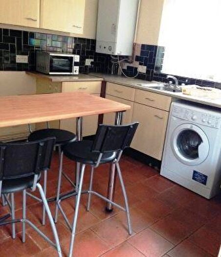 3 Bedroom House To Rent In Warwick Street, Dunkirk, East Midlands, NG7