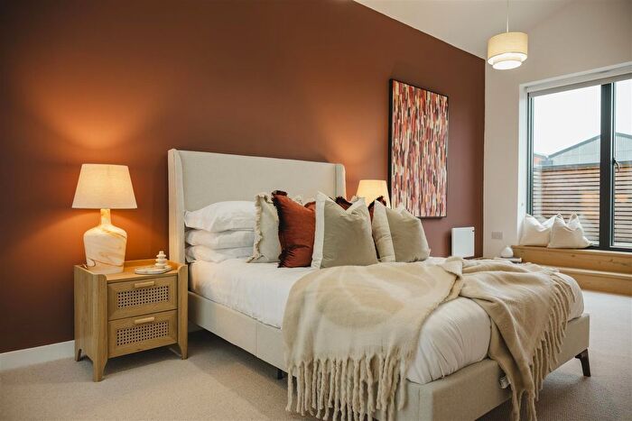 3 Bedroom Town House For Sale In Silk Mill Gardens, Kelham Island, S3