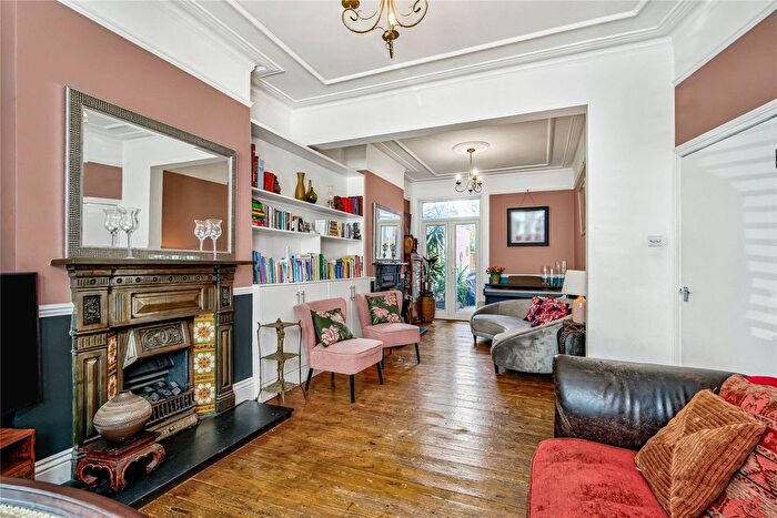 5 Bedroom Detached House For Sale In Fairmile Avenue, Streatham, SW16