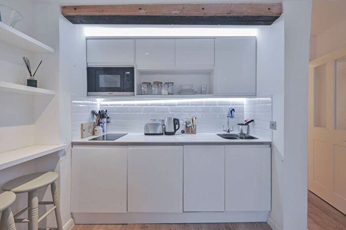 1 Bedroom Flat To Rent In Ebury Bridge Road, Belgravia, London, SW1W