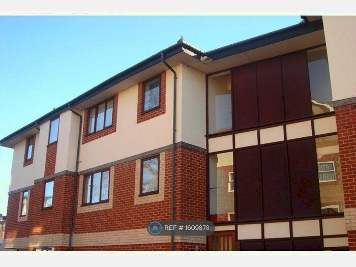 1 Bedroom Flat To Rent In Debeauvoir Road, Reading, RG1