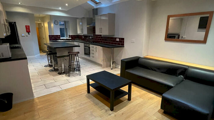 7 Bedroom Terraced House To Rent In Hubert Road - Ensuite Student Property, B29