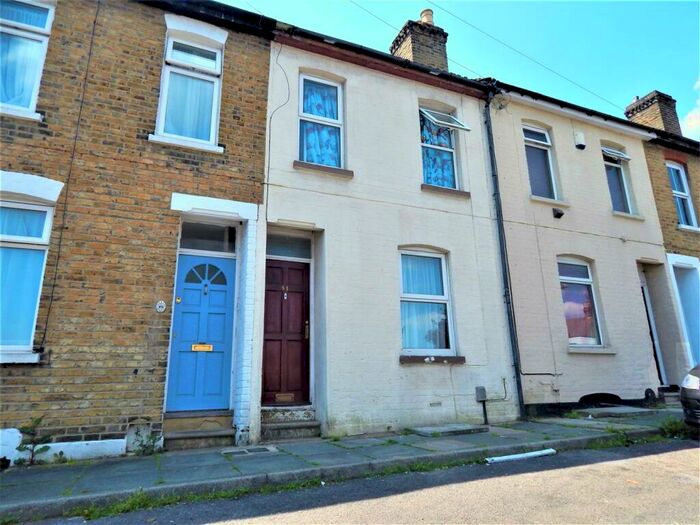 2 Bedroom Terraced House To Rent In East Street, Chatham, ME4