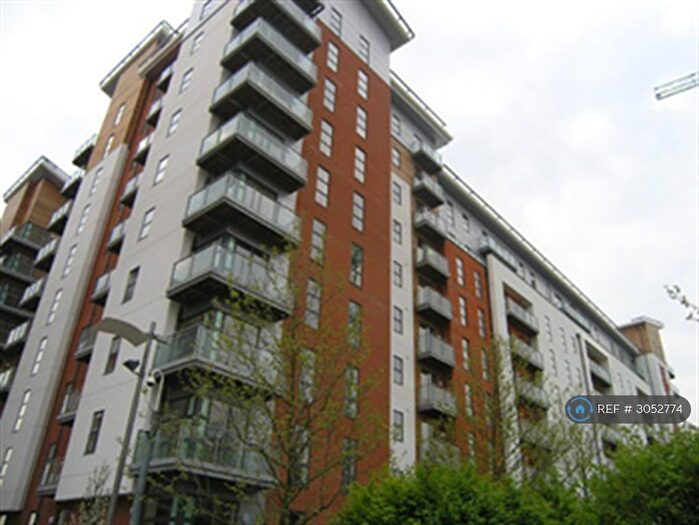 2 Bedroom Flat To Rent In Barton Place, Manchester, M4