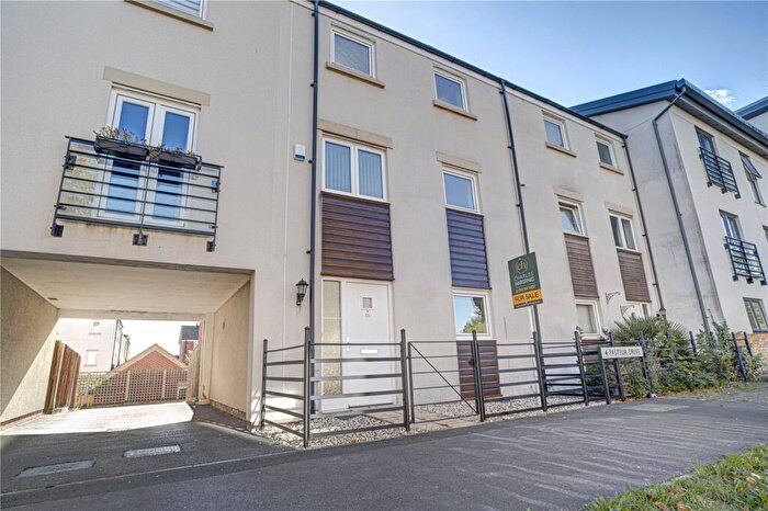 3 Bedroom Terraced House For Sale In Pasteur Drive, Old Town, Swindon, Wiltshire, SN1