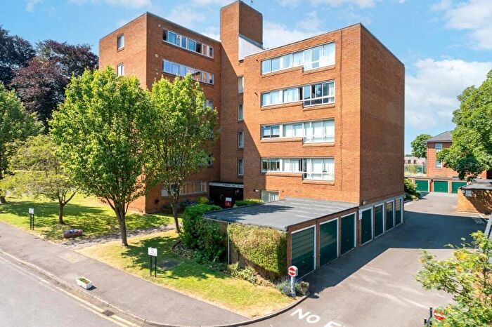 1 Bedroom Apartment To Rent In Homefield Park, Sutton, Surrey, SM1