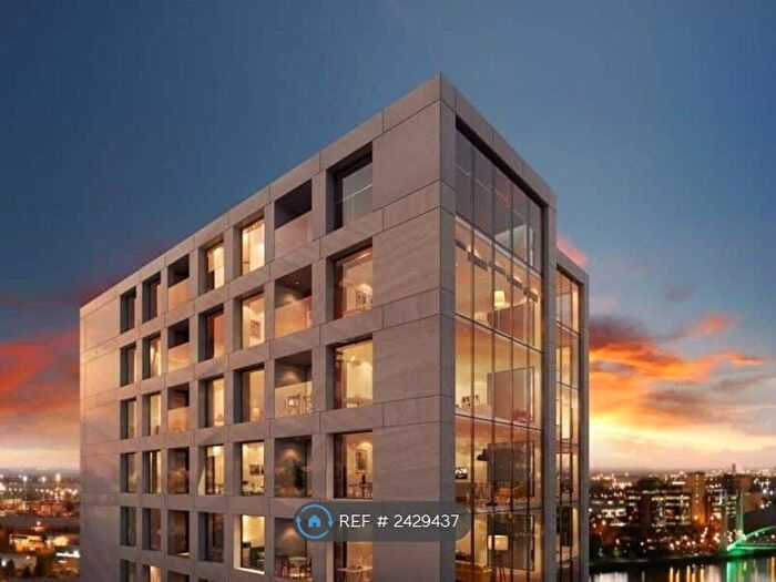 2 Bedroom Flat To Rent In Trafford Road, Salford, M5