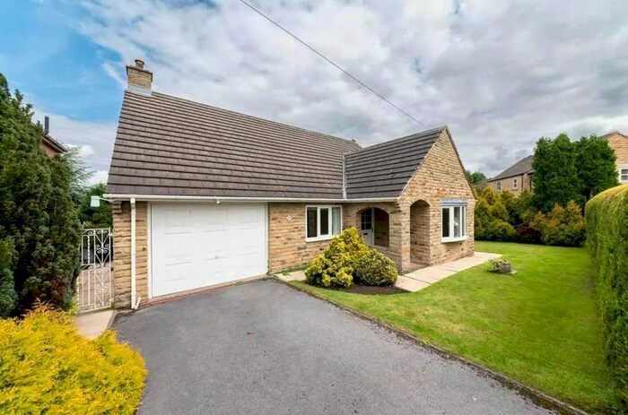 2 Bedroom Bungalow To Rent In Stanhope Avenue, Cawthorne, Barnsley, South Yorkshire, S75