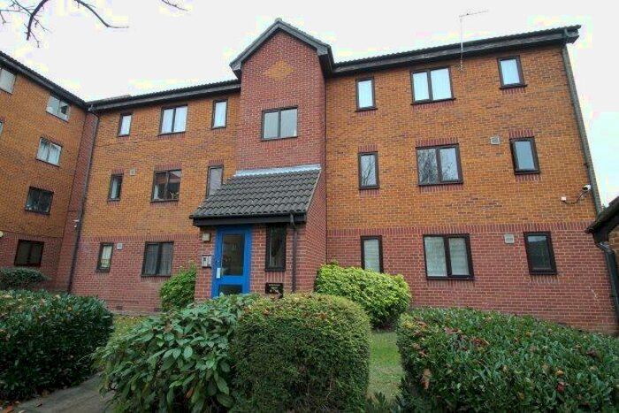 Studio To Rent In Cumberland Place, London, SE6