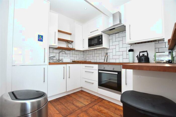2 Bedroom Apartment To Rent In Bromfield Court, Oliver Grove, South Norwood, SE25