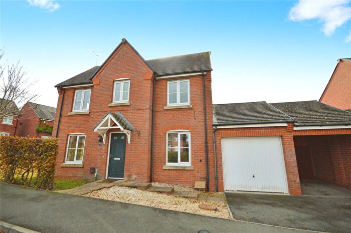 4 Bedroom Link Detached House For Sale In Newman Drive, Church Gresley, Swadlincote, Derbyshire, DE11