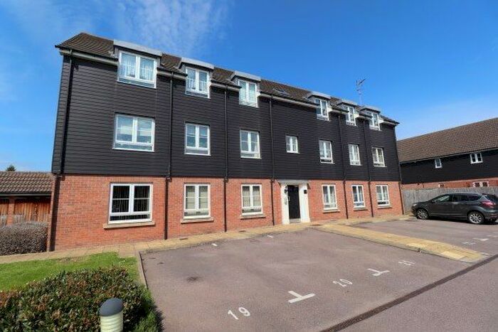 2 Bedroom Flat To Rent In Victoria Road, Ongar, CM5