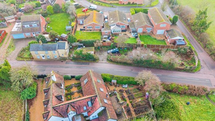 4 Bedroom Detached House For Sale In Greenfield Road, Pulloxhill, Bedford, MK45