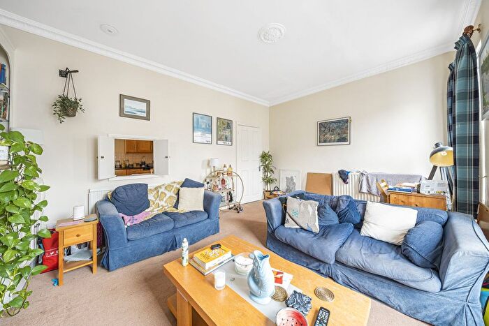 2 Bedroom Flat To Rent In Kelmscott Road, Battersea, London, SW11