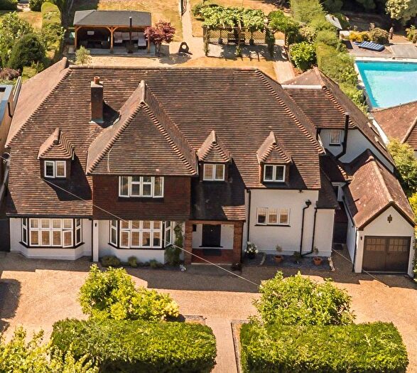 5 Bedroom Detached House For Sale In Highwold, Chipstead, Coulsdon, CR5