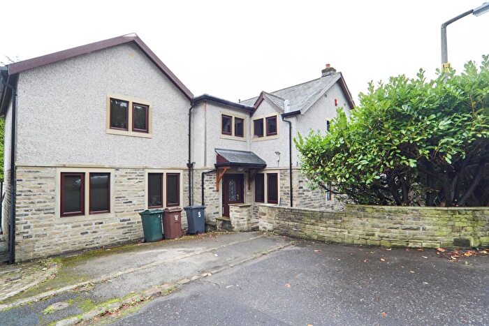 4 Bedroom Detached House For Sale In Rosse Field Park, Bradford, BD9
