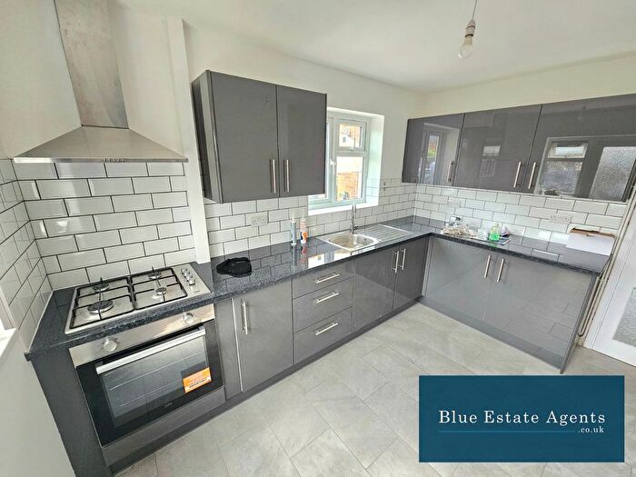1 Bedroom Flat To Rent In Great South West Road, Hounslow, TW4