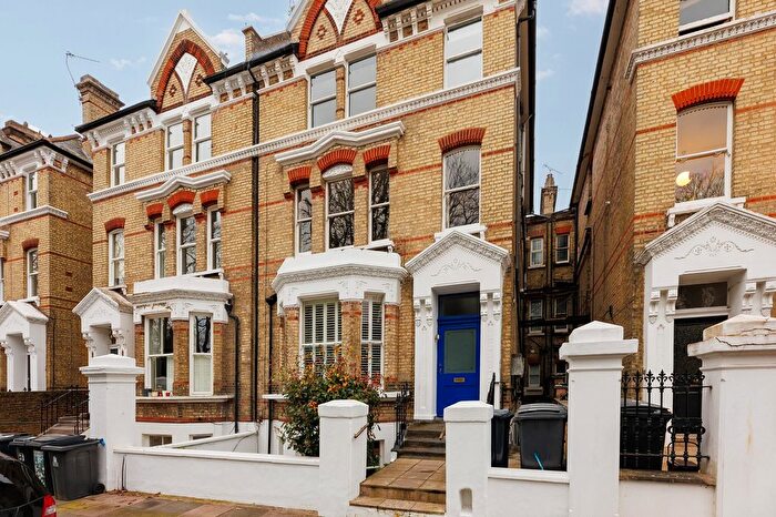 2 Bedroom Flat For Sale In St. Andrews Square, Surbiton, Surrey., KT6
