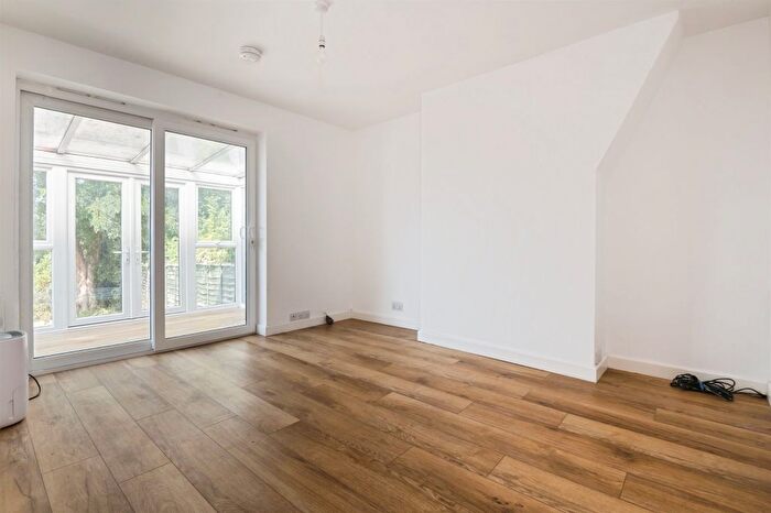 2 Bedroom Maisonette For Sale In Gainsford Road, Southampton, SO19