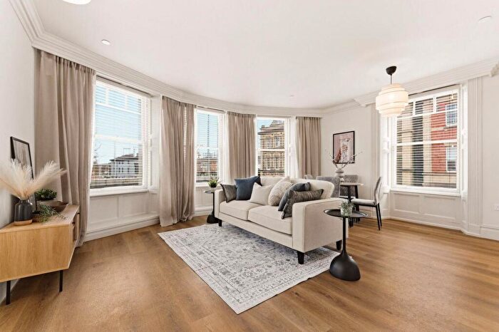 2 Bedroom Flat To Rent In Bute Street, Cardiff Bay, Cardiff, CF10