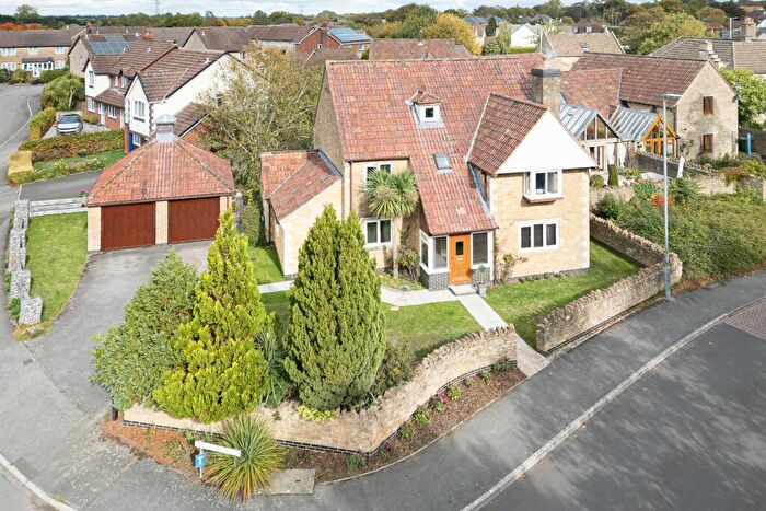 4 Bedroom Detached House For Sale In Chevral Close, Chippenham, SN14