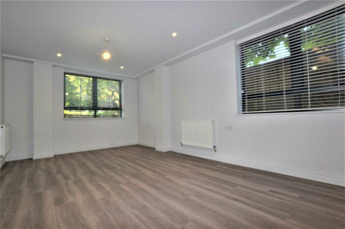 2 Bedroom Apartment To Rent In Brighton Road, Purley, CR8