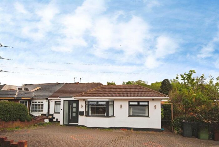4 Bedroom Semi-detached Bungalow To Rent In Duncan Way, Bushey, WD23