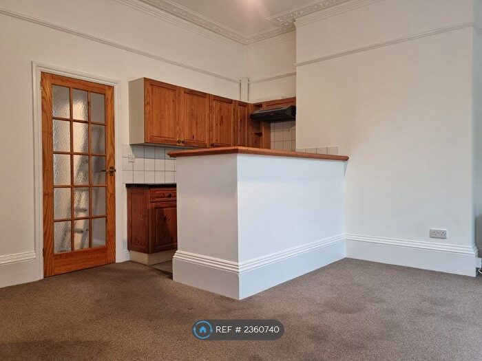 1 Bedroom Flat To Rent In York Road, Hove, BN3