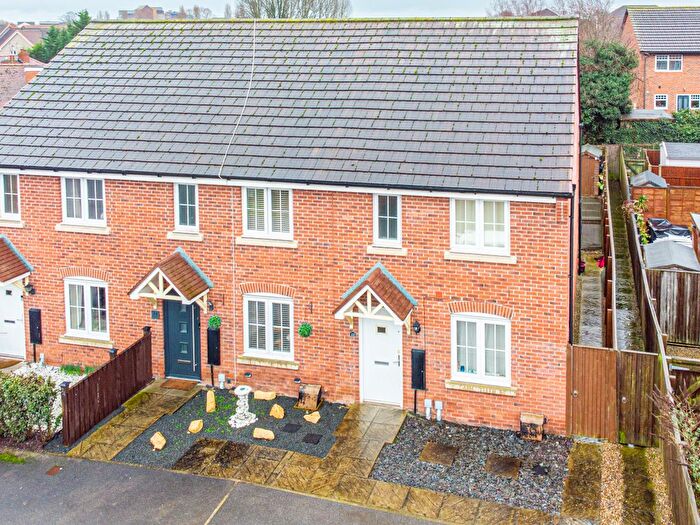 3 Bedroom End Terrace House For Sale In Elston Avenue, Selby, North Yorkshire, YO8