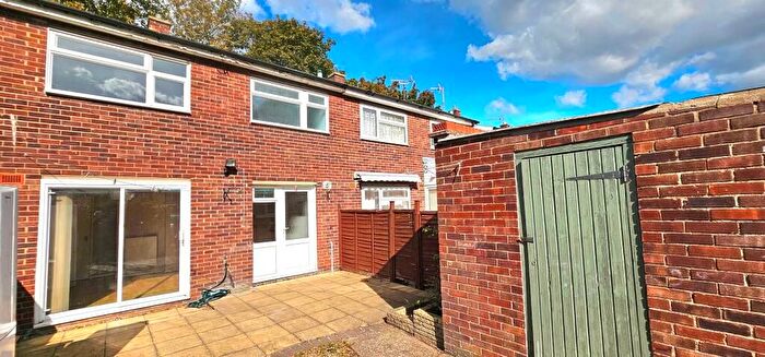 3 Bedroom Terraced House For Sale In Apthorpe Way, Cambridge, CB4
