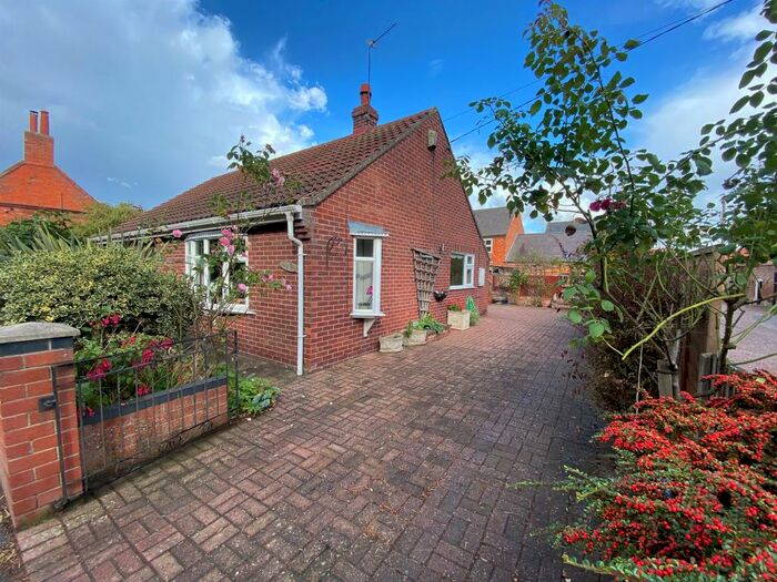 2 Bedroom Detached Bungalow For Sale In High Street, Brant Broughton, Lincoln, LN5