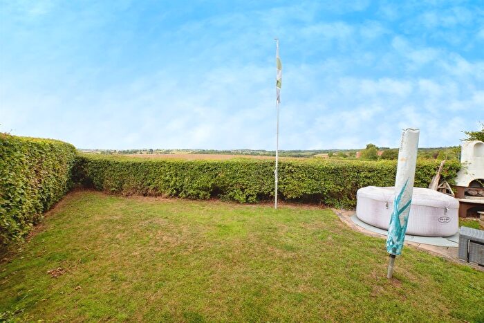 4 Bedroom Detached House For Sale In Sidings Way, Westhouses, Alfreton, DE55