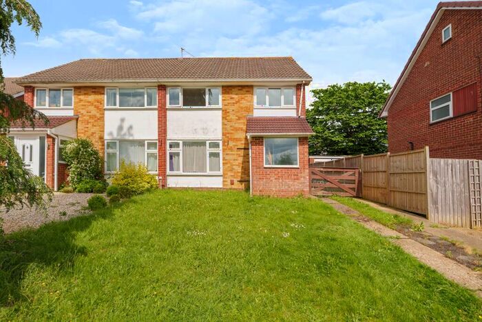 3 Bedroom Semi-Detached House To Rent In Stamford Rd, Maidenhead, SL6