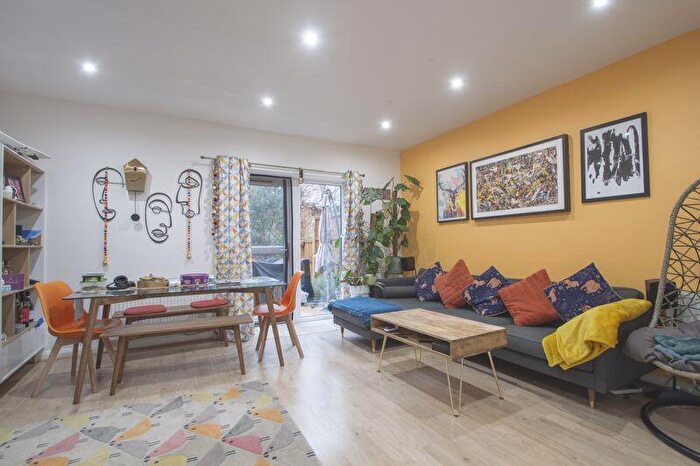 5 Bedroom Terraced House To Rent In Potter Close, London, SE2